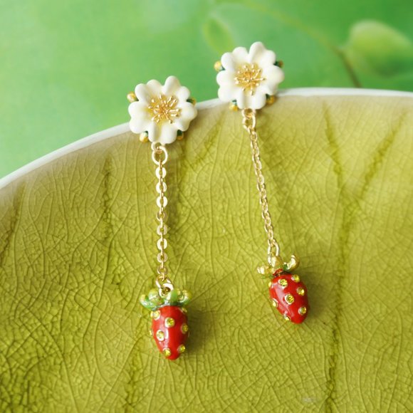NWT Lesnereides strawberry earrings - Picture 9 of 10